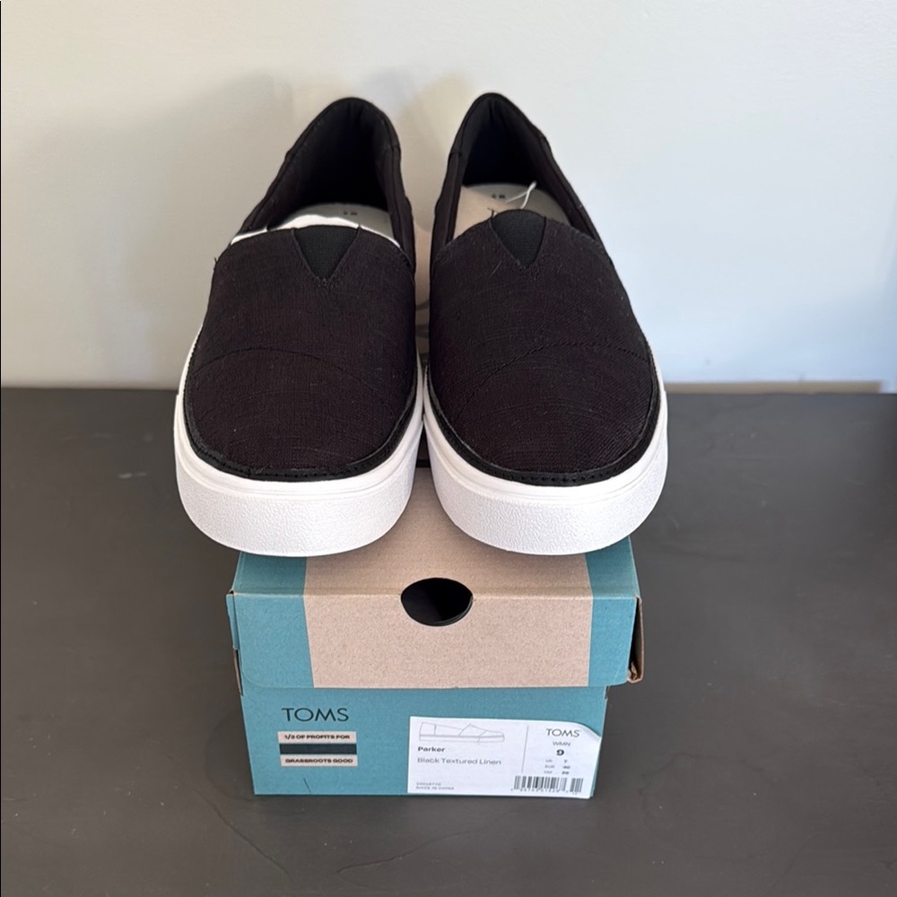 Toms NWT “Parker” Black Canvas Slip-On Loafers
